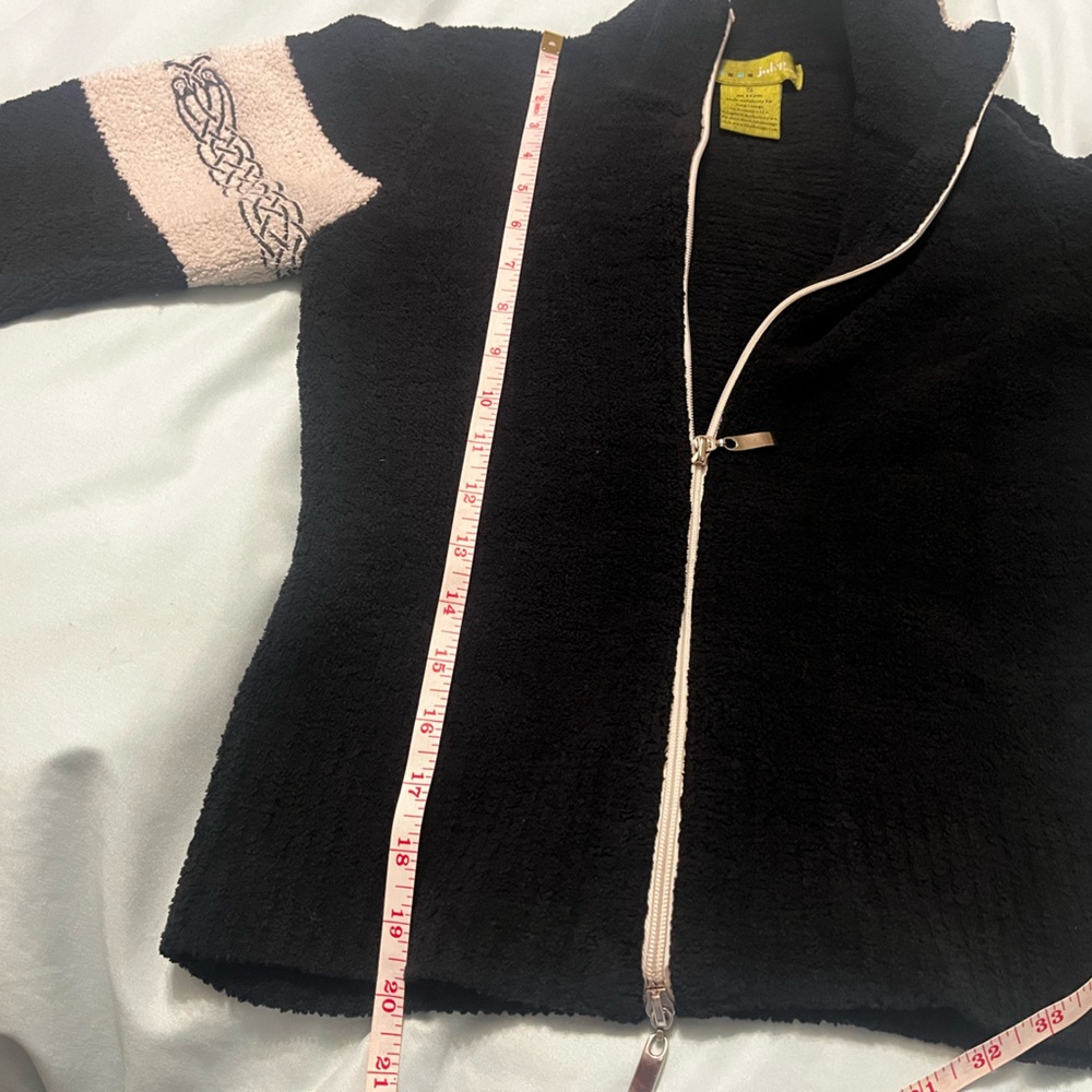 Julep sweater. Size small.